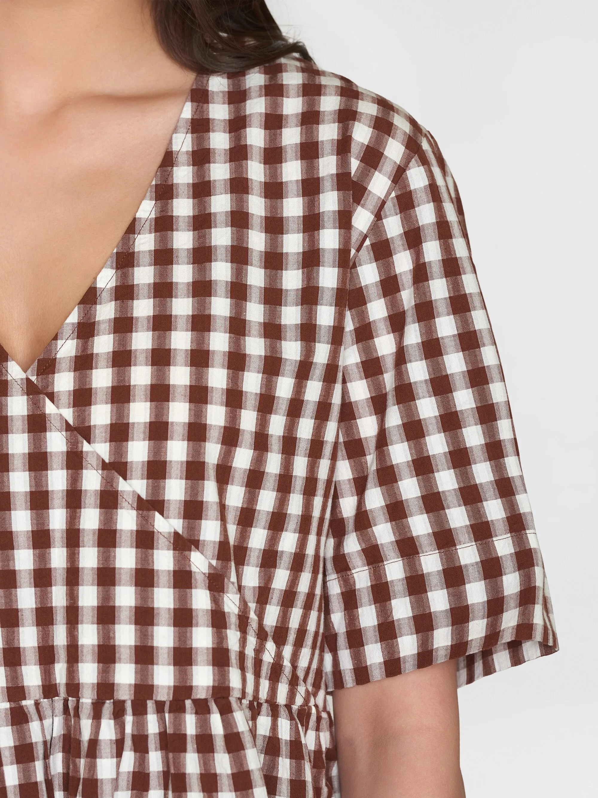 Cross over A-shape seersucker checkered dress - GOTS/Vegan - Brown check