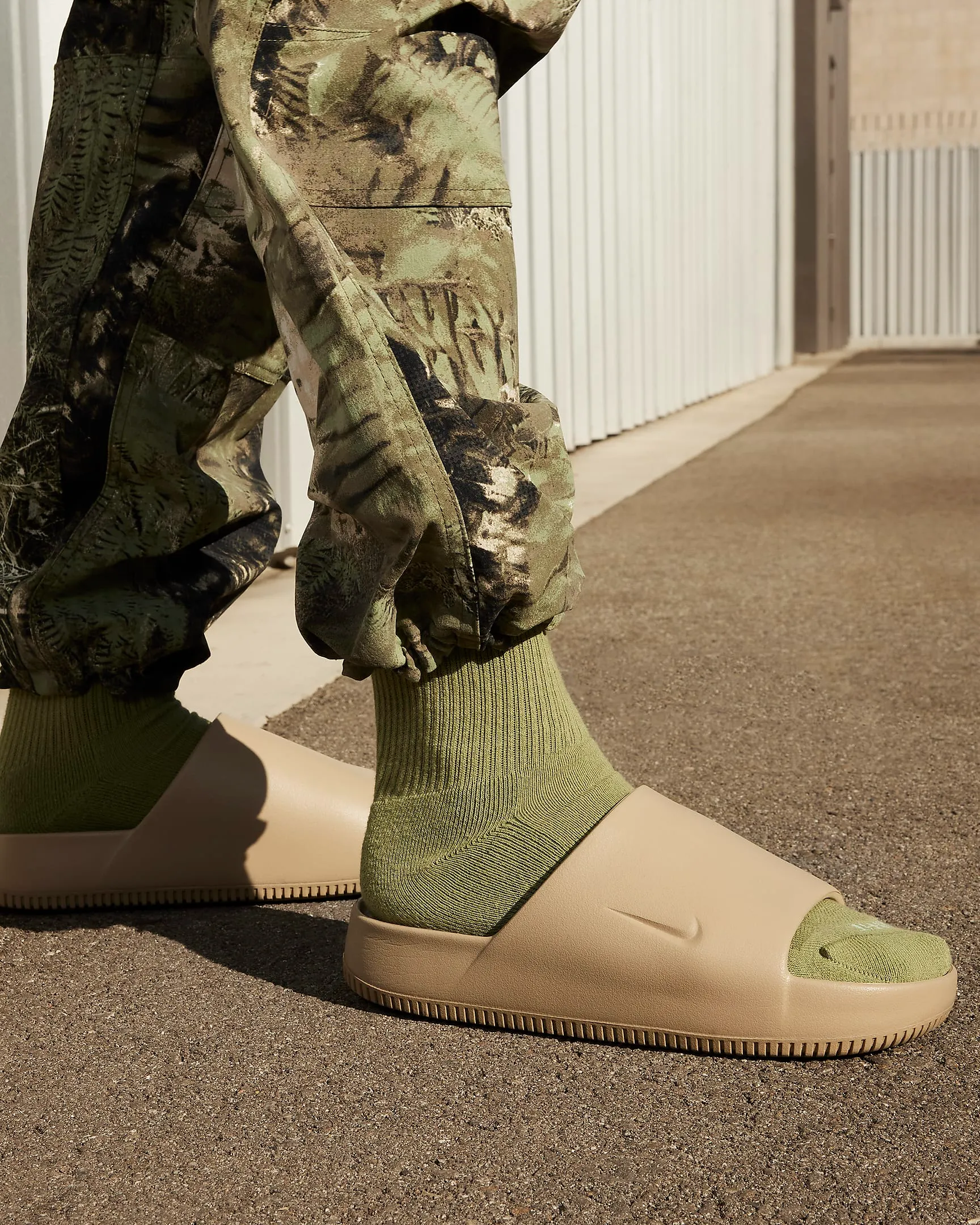 Nike Men's Calm Slides - Khaki