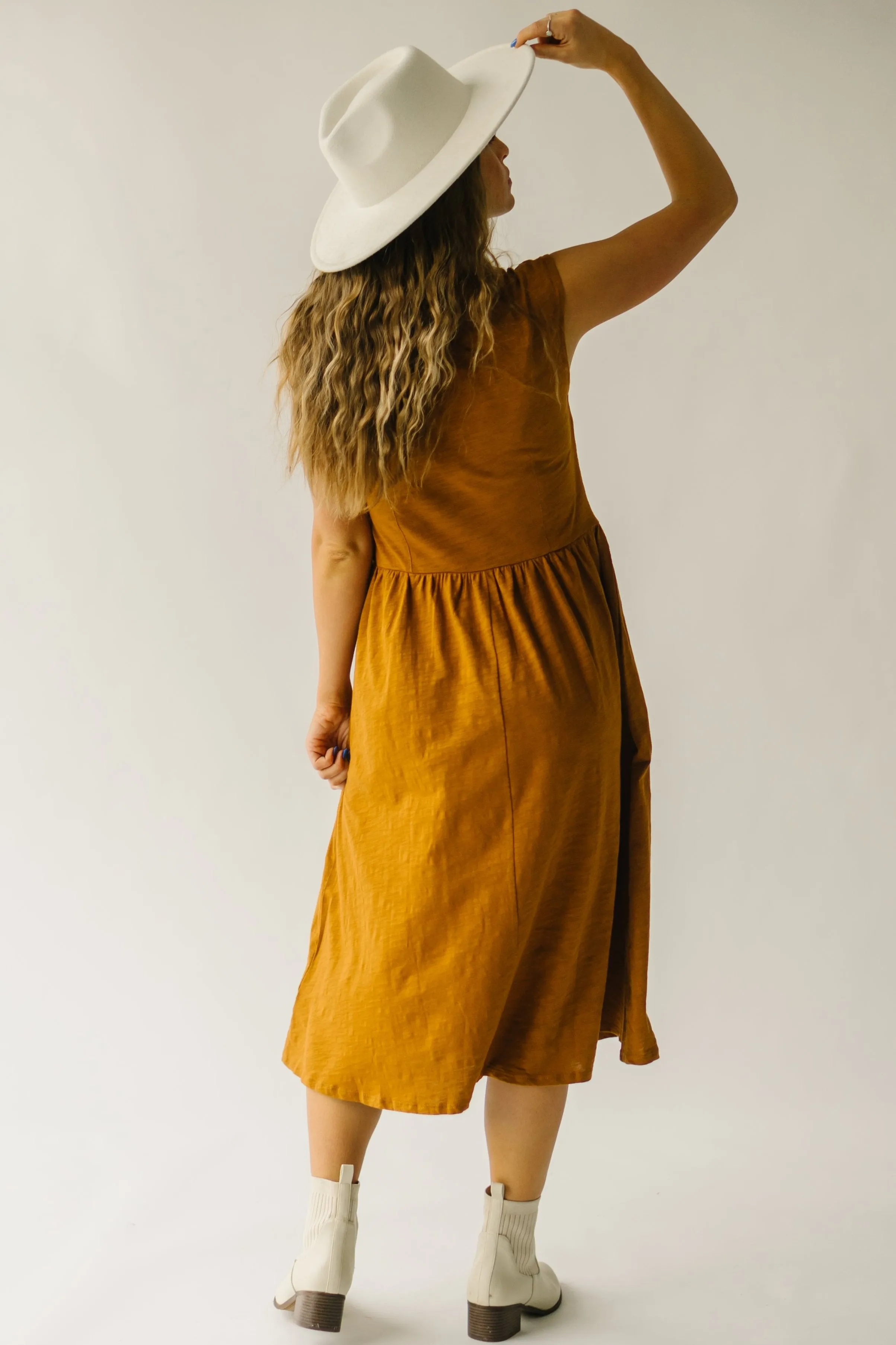 The Genoa Basic Midi Dress in Brown